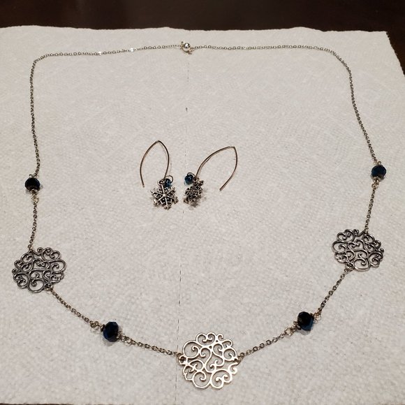 Snowflake Earring Set with 30 inch Matching Necklace Silvertone Handmade… - Picture 1 of 8